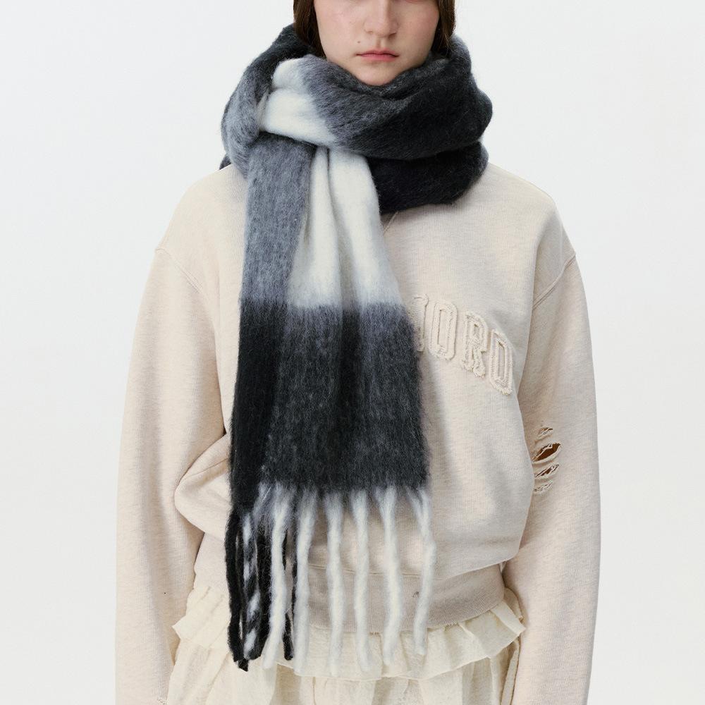 New large plaid scarf women's autumn and winter Korean version warm atmosphere thickened scarf scarf scarf