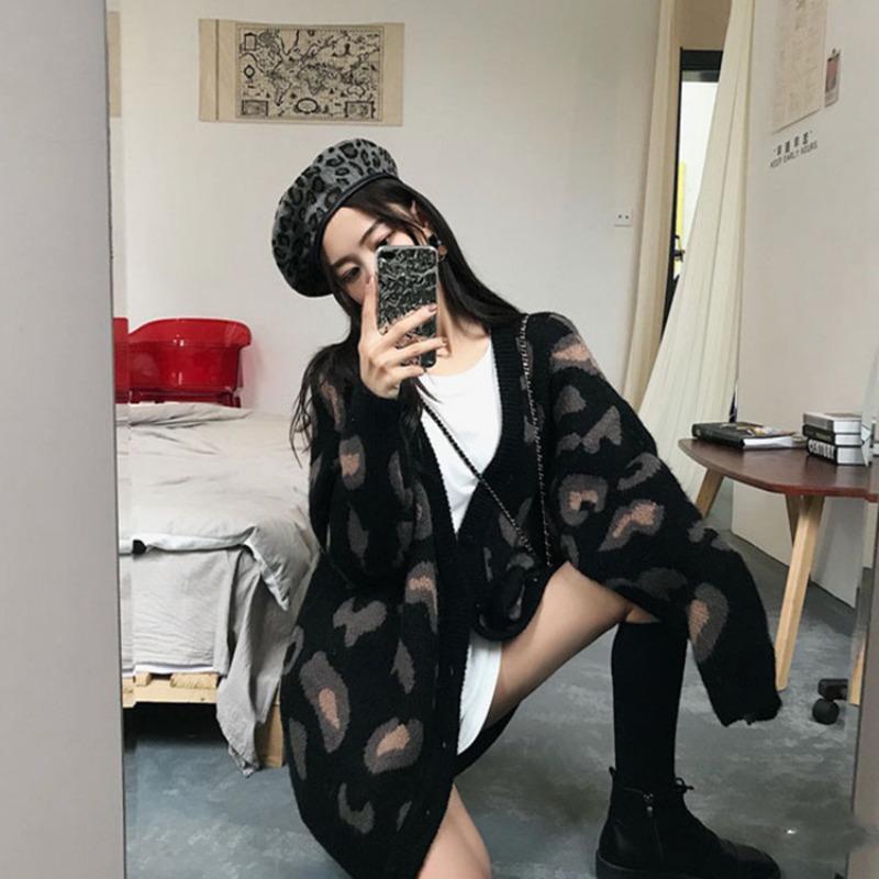 Autumn and winter fashion pink V-neck leopard print ladies sweater jacket, loose and thin lazy style black wool knit cardigan
