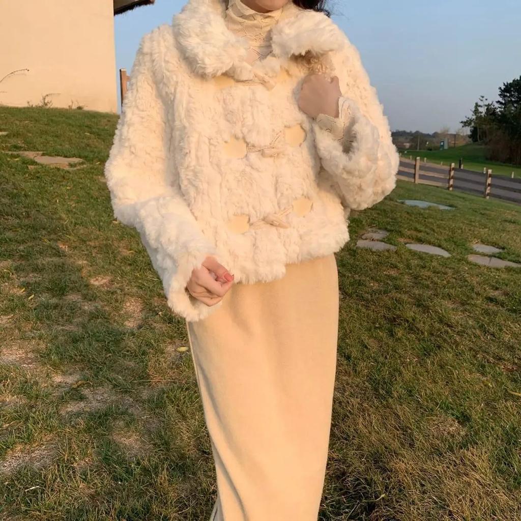 Winter new cotton thickened lamb wool coat women's short small horn buckle imitation rabbit plush fur