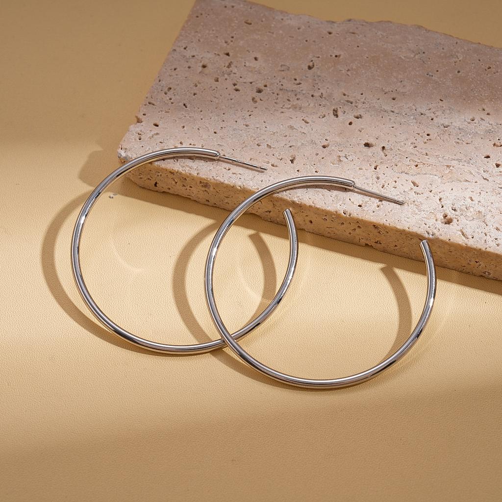 Smooth Geometric Round Silver Needle Stud Earrings, Metallic Sense, Fashionable and Versatile Temperament Earrings