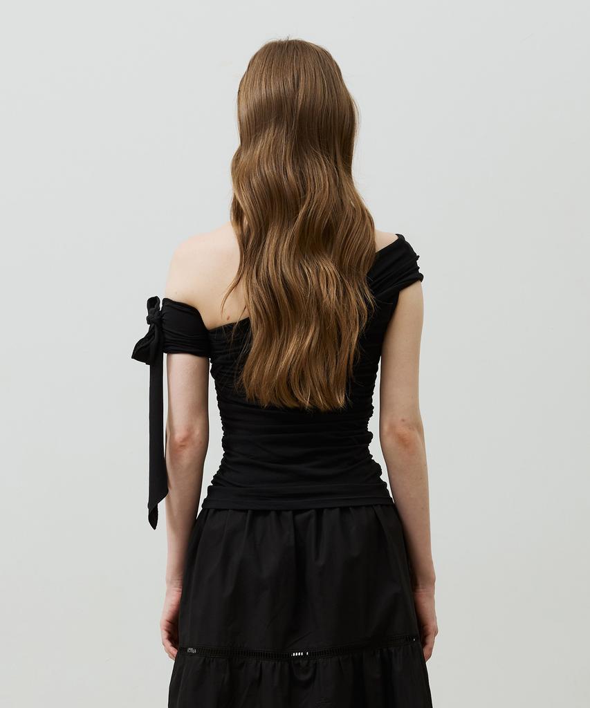 Alikim Ria One-Shoulder Shirring Top / Black