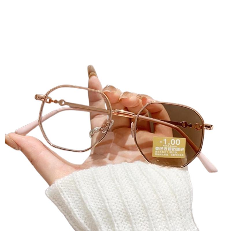 Women's INS Style Photochromic Myopia Glasses Metal Oversized Frames Comfortable HD Blue Light Blocking Minus Diopter Eyeglasses