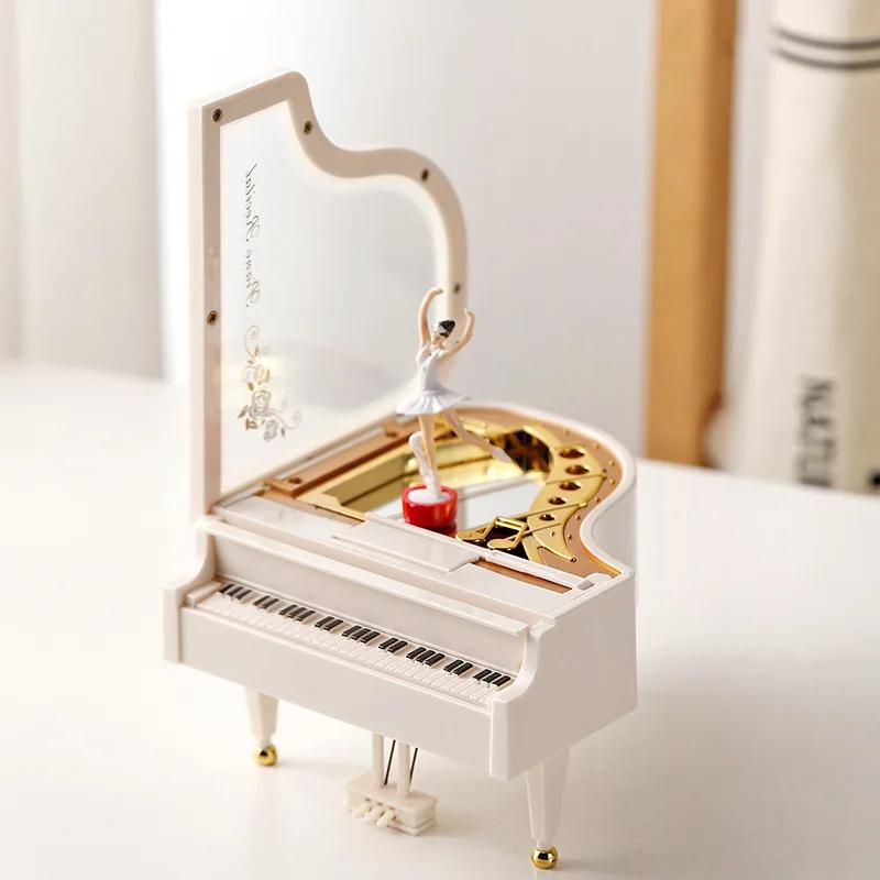 Kreative Klavierförmige Spieluhr Romantische Klassische Klavierförmige Spieluhr Exquisite Kunststoffe Umweltfreundliches Heimdekorationsornament ZG117