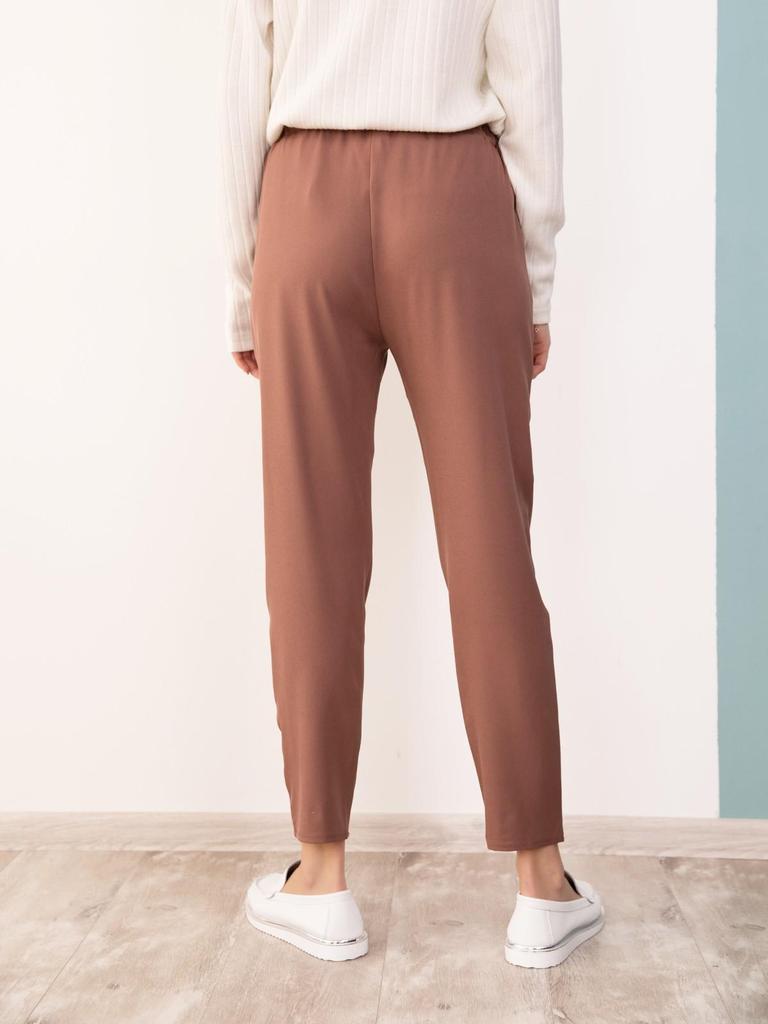 Calça Issa Plus com franzido na cintura