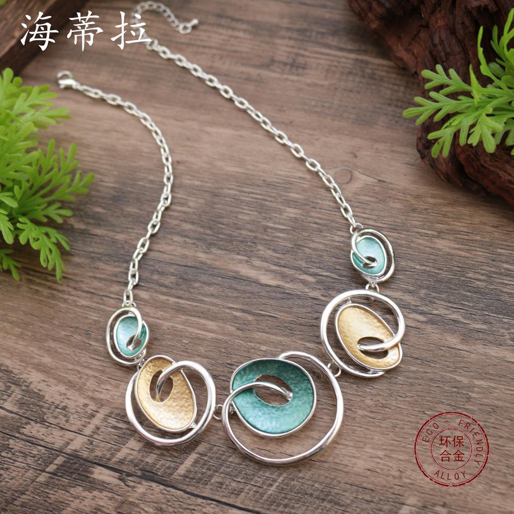Luxury New Enamel Color Hollow Round Geometric Petal Necklace, Women's Fashion High-end Flower Necklace