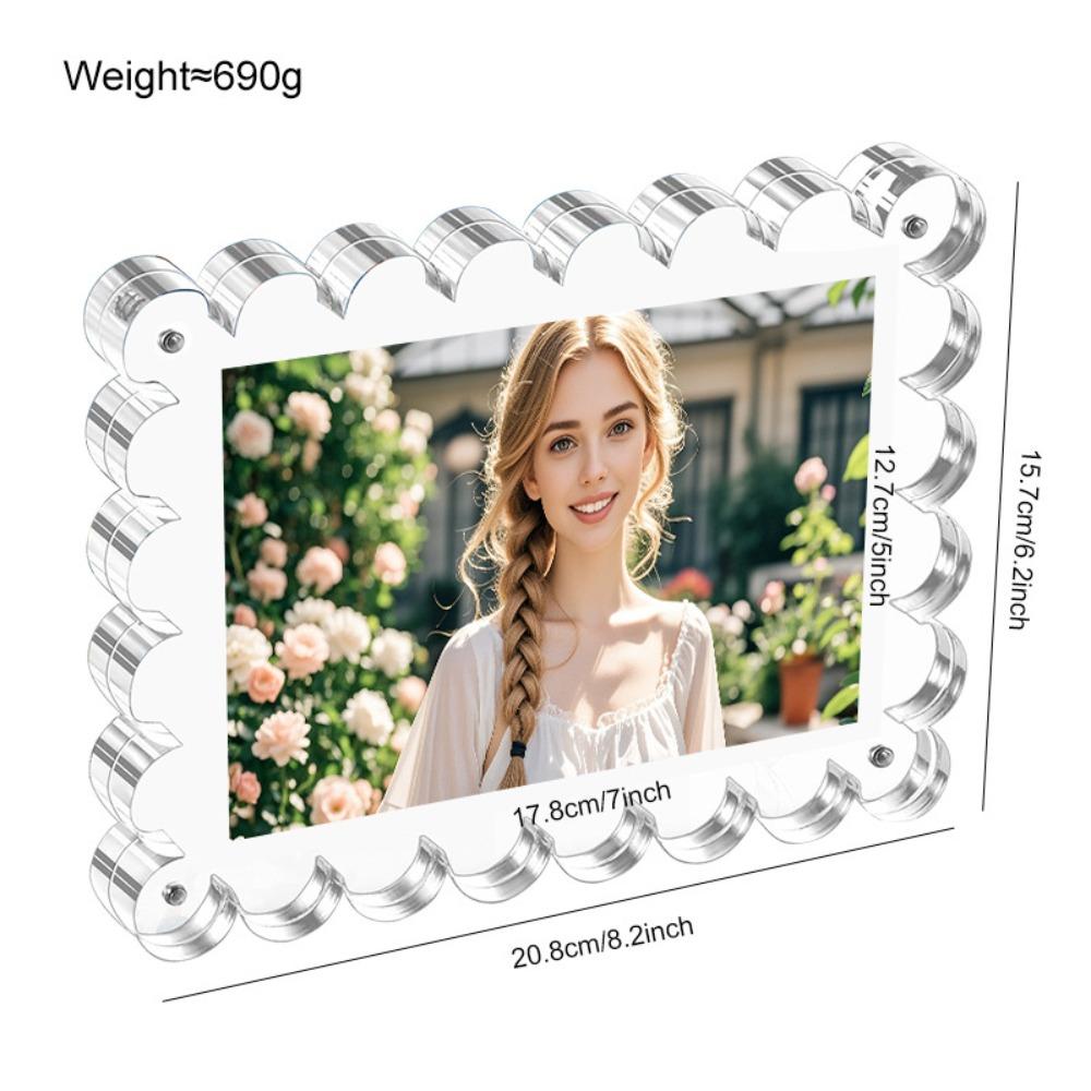 Sleek Scalloped Design Magnetic Photo Frame Transparent Thicken Acrylic Photo Frame Freestanding Design Scalloped Photo Frame