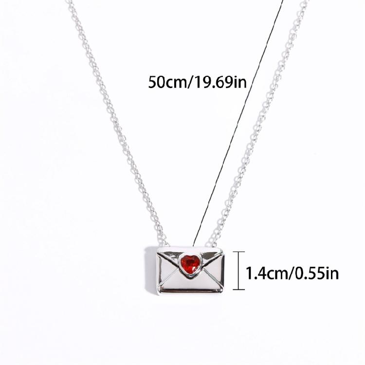 Beautifully Crafted Pendant Necklace Fashionable Neckchain Accessory for Women