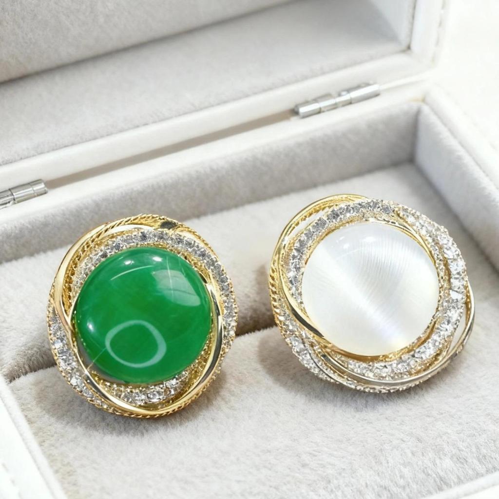 Miki's Geometric Diamond-Studded Cat's Eye Stone Earrings: Stylish, Classic, and Fresh.