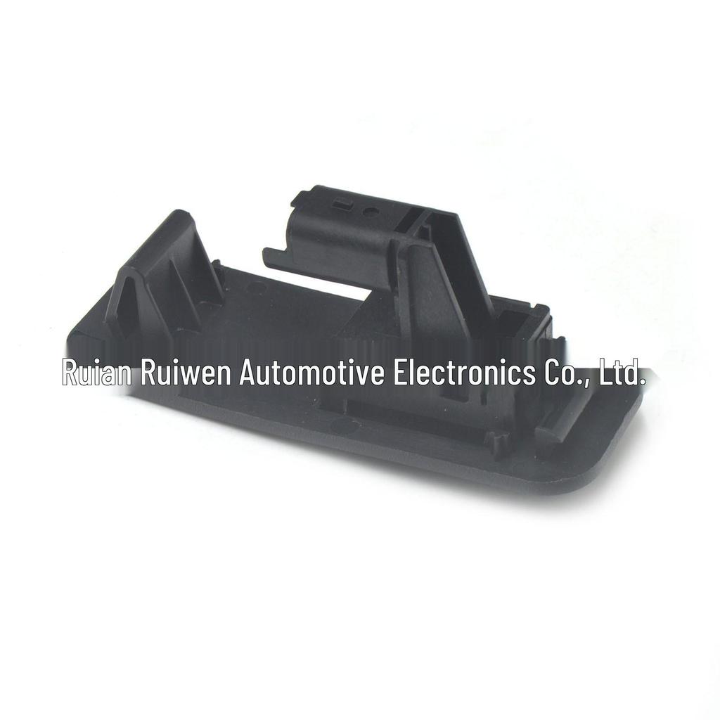 906061562R fits Renault vehicles, suitable for trunk control switch and tailgate switch replacement.