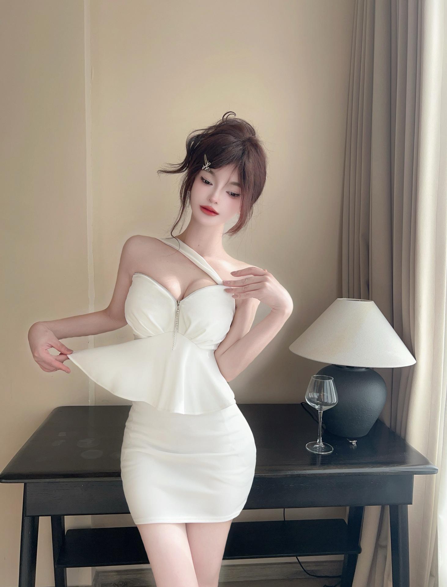 

Spring and summer sexy nightclub women s neck low-cut zipper decorative ruffle leaf edge hip wrap short slim solid color dress S белый