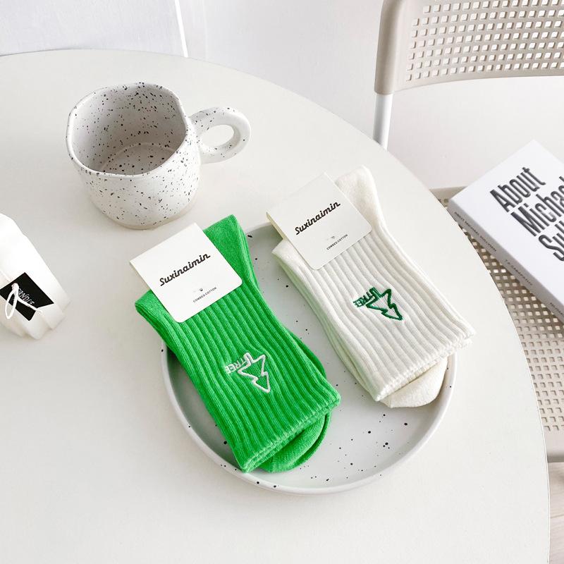 5 Pairs of Female Spring and Summer New Trend Cartoon Embroidery Absorbs Sweat In The Sport Tube Socks