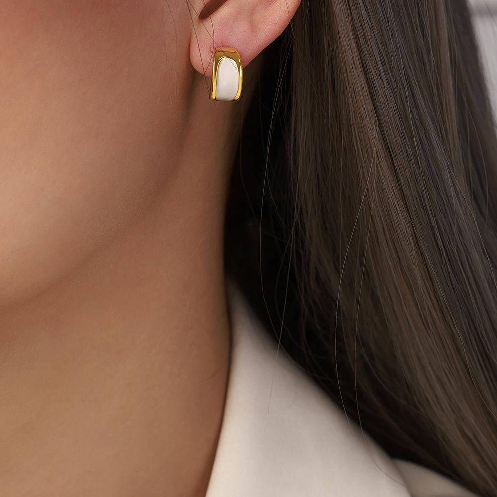 Retro Niche Light Luxury Earrings Temperament High-End Design Earrings Crescent-Shaped Size Copper Plated 18K Real Gold Stud Earrings