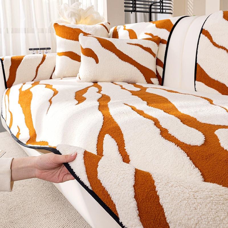 

Зимняя плюшевая утолщенная подушка для дивана, удобная хлопковая ворсистая нескользящая полосатая подушка для сиденья, стиль легкой роскоши, простой и модный чехол для дивана 90*160cm