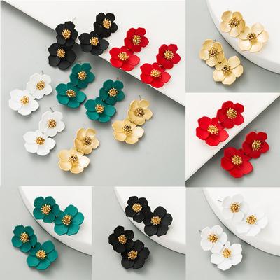Und beliebte mehrschichtige Mode Temperament Blume Ohrringe Farbe einfache weibliche Legierung Silber Pin