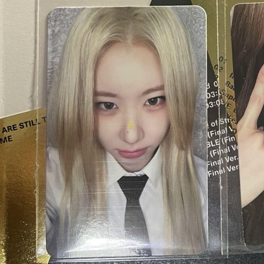

[USED] itzy Chaeryun GOLD cokodive autograph session limited trading card