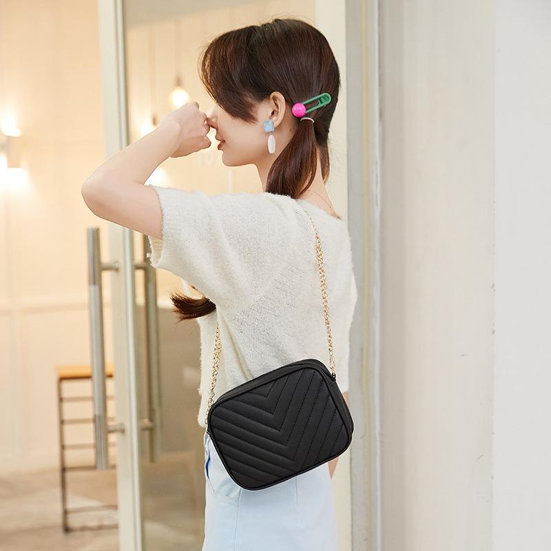 Rhombus Embroidery Thread Bag Women's New Retro Women's Bag Chain Messenger Bag Fashionable and Simple Small Square Bag