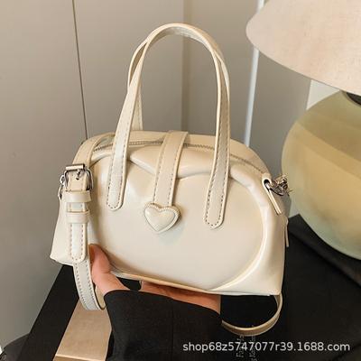 Super Fire Niche Bag Women's 2025 New Summer Popular Versatile Messenger Bag Fashion Handbag Small Bag
