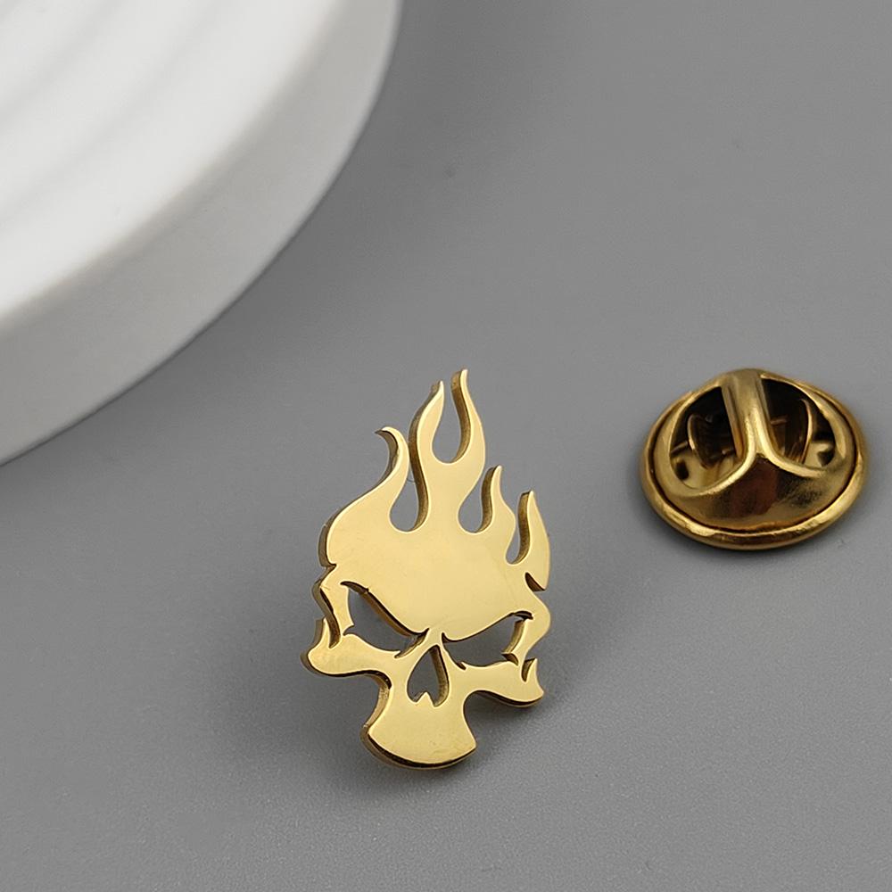 New flame skull men's lapel pin, stainless steel gold-plated badge, punk style suit accessories black brooch, gift for father