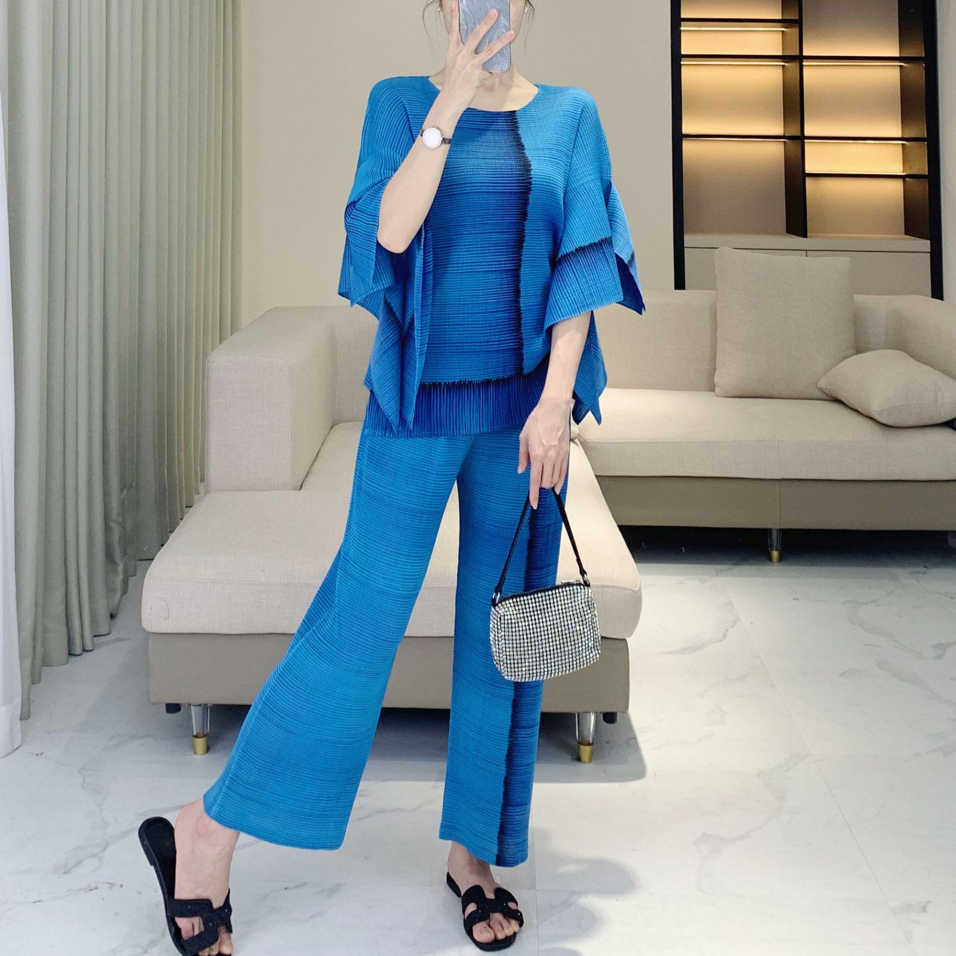 

Весенний женский костюм тай-дай для похудения 2025: Стильный комплект-двойка: топ и брюки прямого кроя One Size [45-75kg] синий