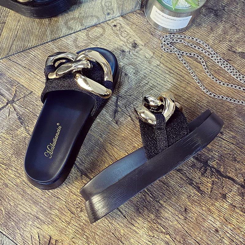 A Distribution of Large Chain Thick-soled Slippers Women's Summer Wear 2025 New Internet Celebrity Versatile Small Size 313233 Increase