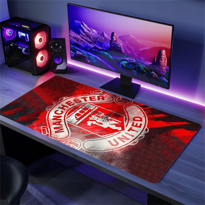 Tappetino Mouse Manchester United FC, Tappetino da Scrivania XXL per Gaming, Tappetino Mouse XXL Antiscivolo per Laptop e Tablet, Tappetino per Mini PC con Bordi Cuciti