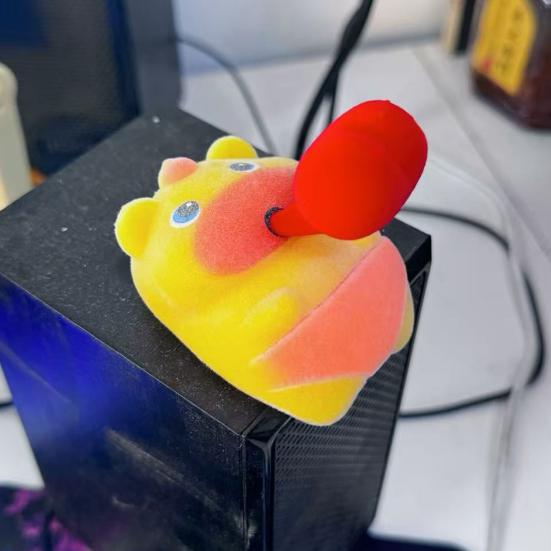 Car Ornaments Mini Capybara Figurine on 360 Degree Swivel Chair Relaxed Posture with Bubblegum Detail Cute Desk Toy for Car Dashboard Office Shelf