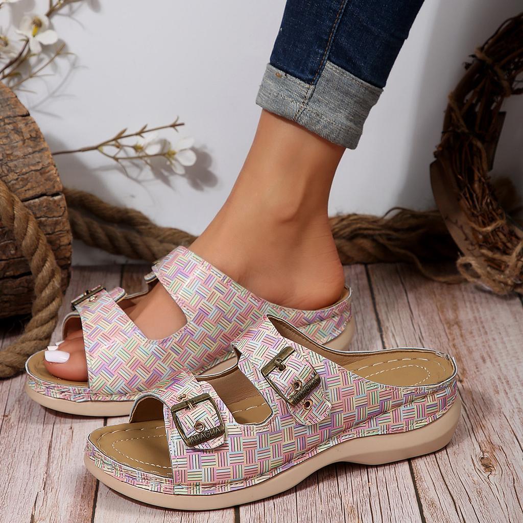 Foreign trade large-size slippers women's 2025 new hollow metal buckle wedge heel wear multi-color casual slippers
