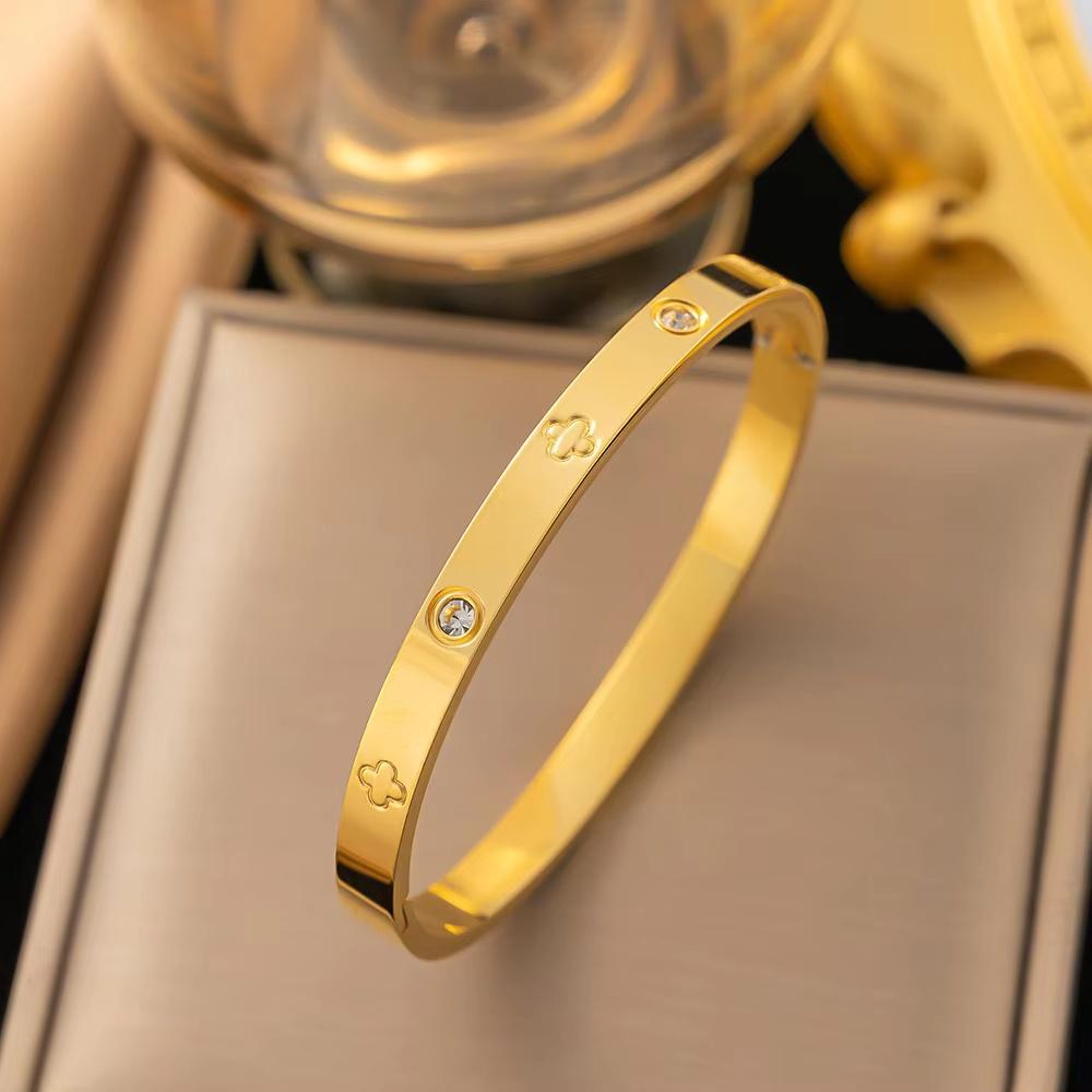 Trendy Shining Zircon Bracelets For Women Clover Print Love Pulseiras Stainless Steel Bangles Feminina Zircon Gift
