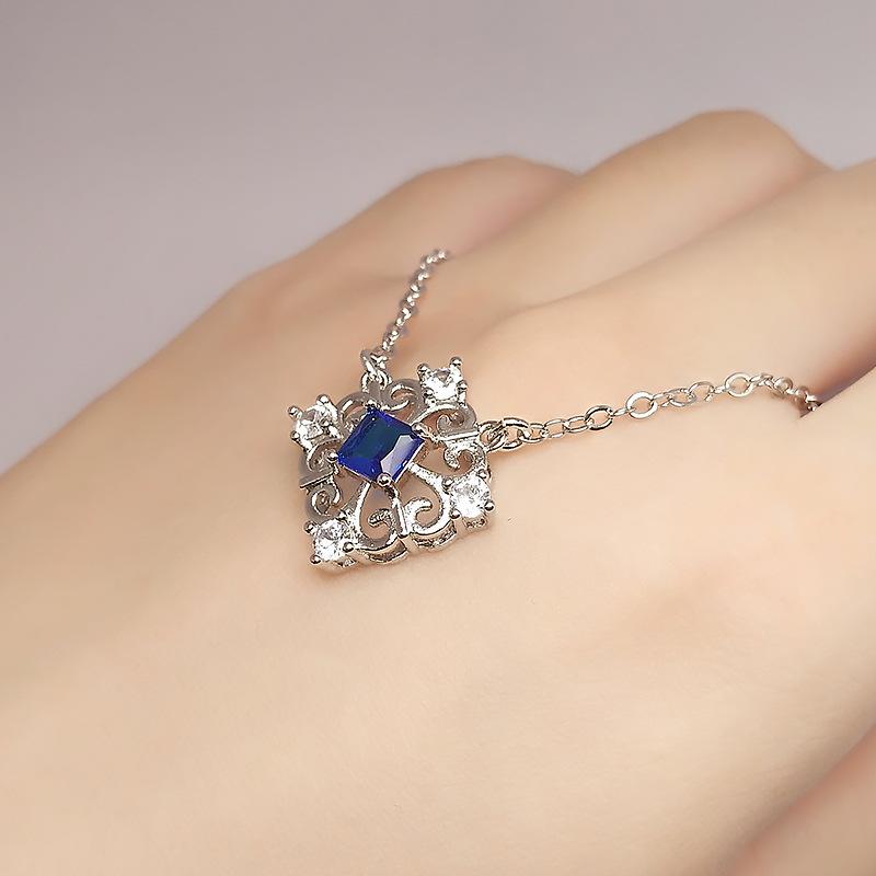 

Ожерелье из квадратного сапфира с гравировкой «Сянъюнь», женское, премиальная имитация изумруда, цепочка для ключицы, подвеска