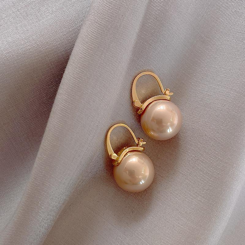 1 Pair Fashionable Simple Pearl Earrings Women's Retro Versatile Accessories Suitable For Daily Wear French Pearl Ear Clips