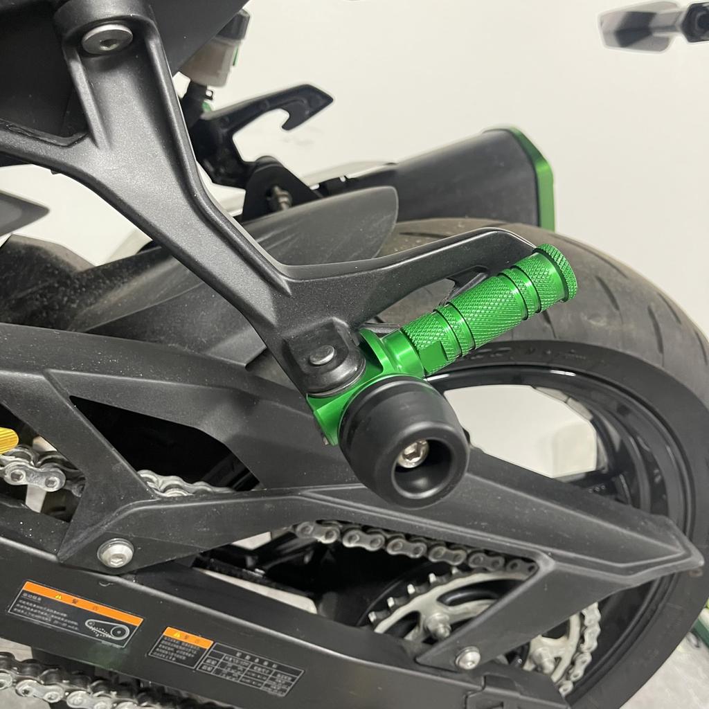 Motorcycle Tandem Step Slider for Kawasaki ZX-25R/SE, ZX-4R/SE, ZX-4RR, Ninja 250, Ninja 400, Z250, and Z400 (All Models), Aluminum (Green)