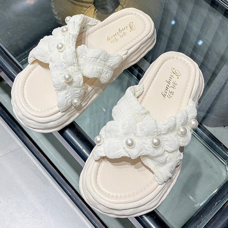Slippers women's summer new outer wear trend fashion versatile platform beach one-word sandals tide