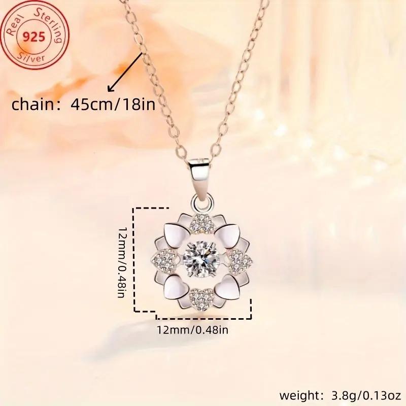 925Sterling Silver Heart-Shaped Snowflake Synthetic Zircon Pendant Necklace Exquisite and shiny synthetic zircon design suitable for daily wear and