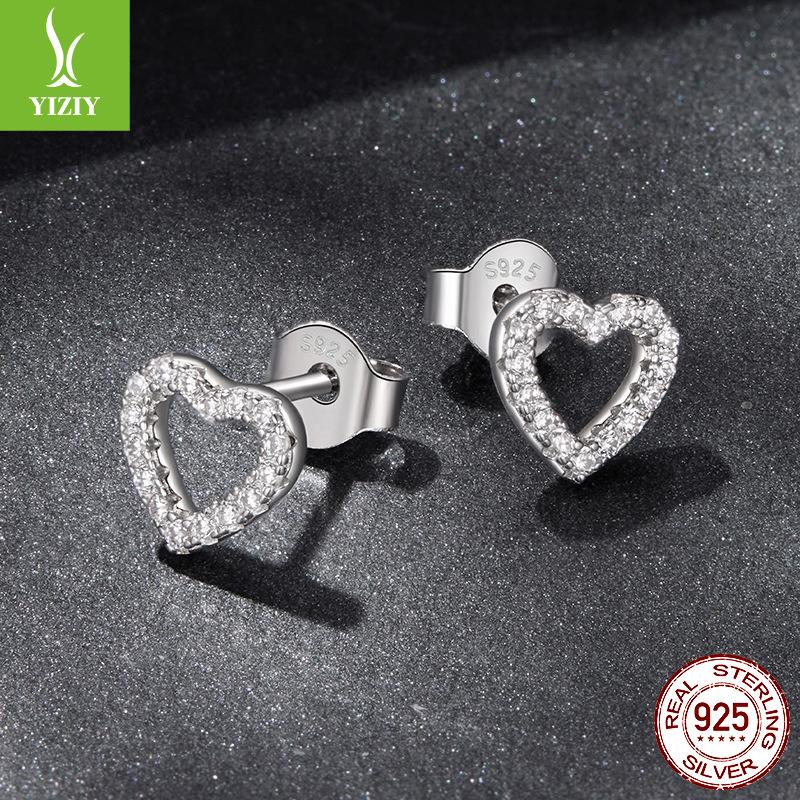 S925 Sterling Silver Love Moissanite Stud Earrings Simple Classic Versatile Heart Stud Earrings