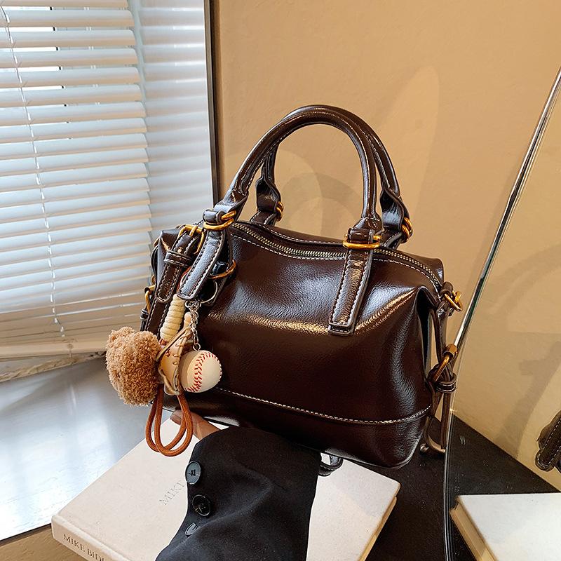 Premium Retro Small Bag Women's New Versatile Messenger Bag Fashion Portable Pillow Bag