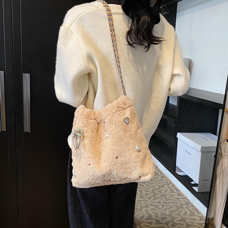 This year's popular bow bucket bag 2025 fashionable versatile shoulder bag popular simple chain messenger bag