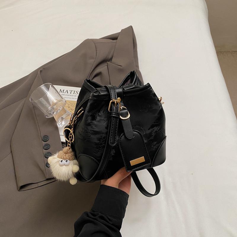 Ielgy Bucket Bag Fashion Casual All-Match One-Shoulder Commuter Messenger Bag