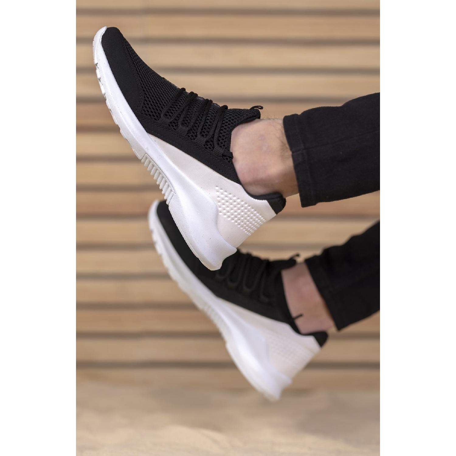 

Черно-белые мужские кроссовки 0012180 40