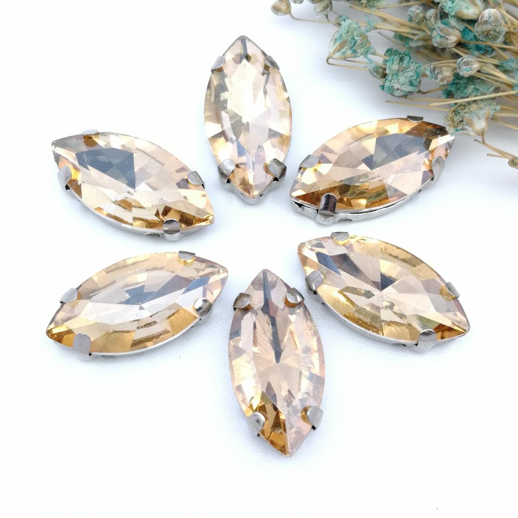 4-32MM Ojo de Caballo / Forma de Hoja Pedrería de Vidrio Con Garra Coser Piedra de Cristal Strass Diamante Base Metálica Hebilla Para Ropa