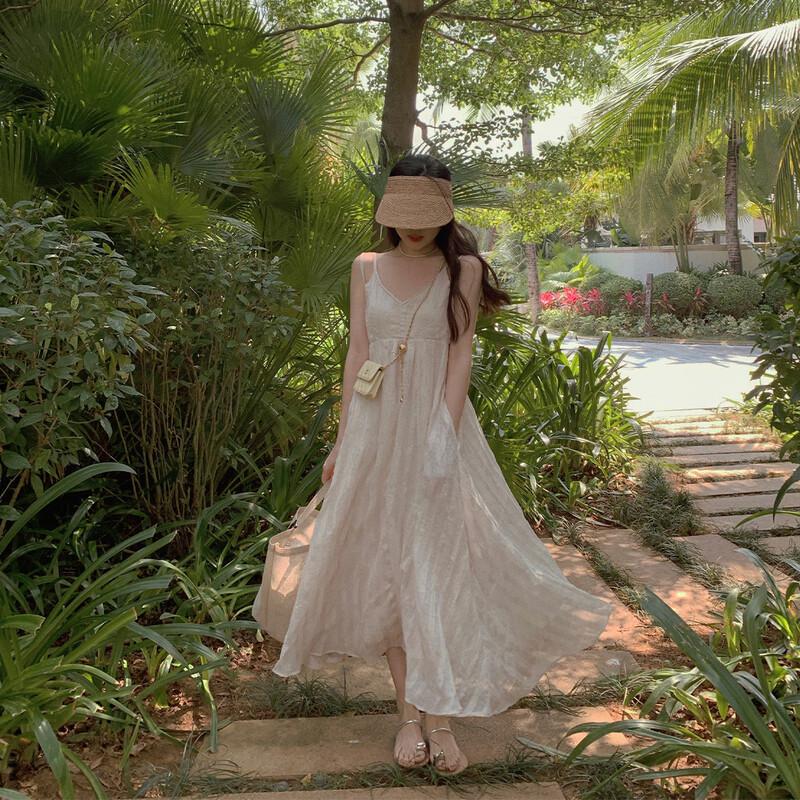 

Платье А-силуэта на бретелях из жатого шифона-жаккарда L