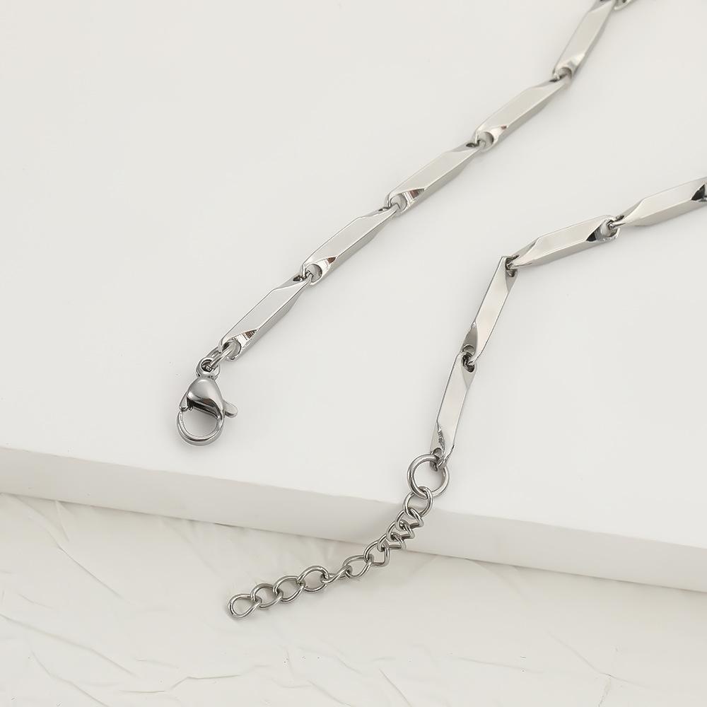 Niche design sense titanium steel melon seed chain bracelet men's versatile light luxury Ins hip-hop street style bamboo leaf plain chain