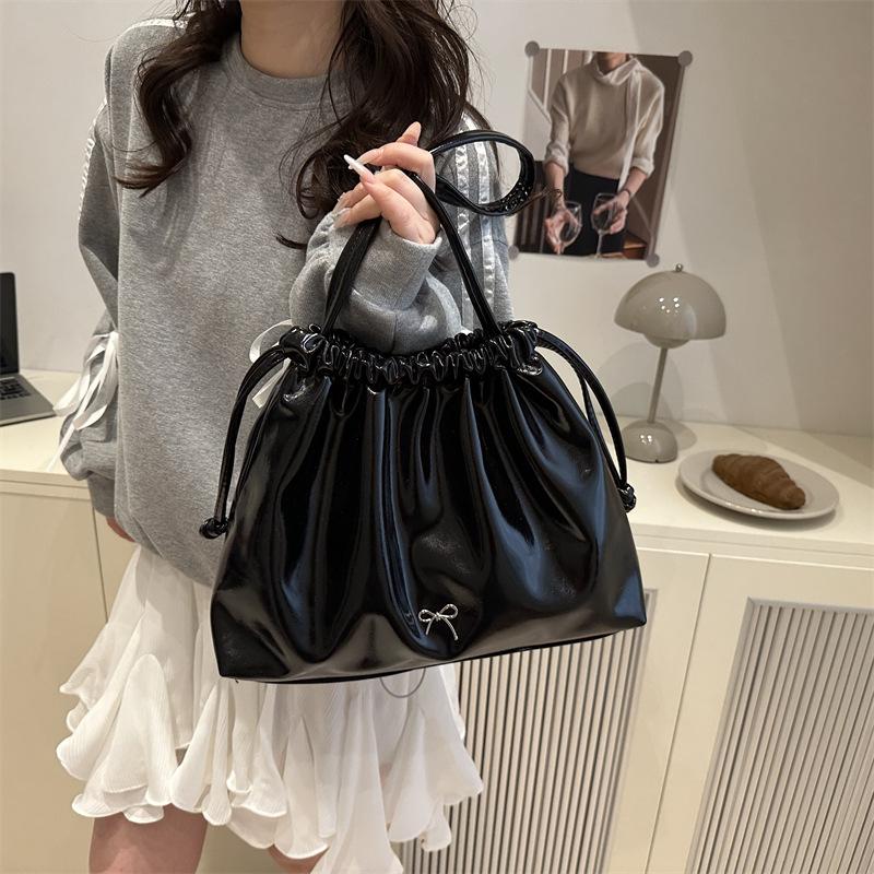 Drawstring pleated bucket bag women's tide large capacity autumn leisure shoulder versatile tote bag