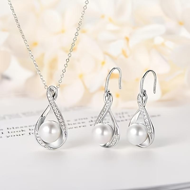 Luxurious and Elegant S925 Sterling Silver Freshwater Pearl Earring and Necklace Set for Women, an Excellent Choice for Women's Jewelry