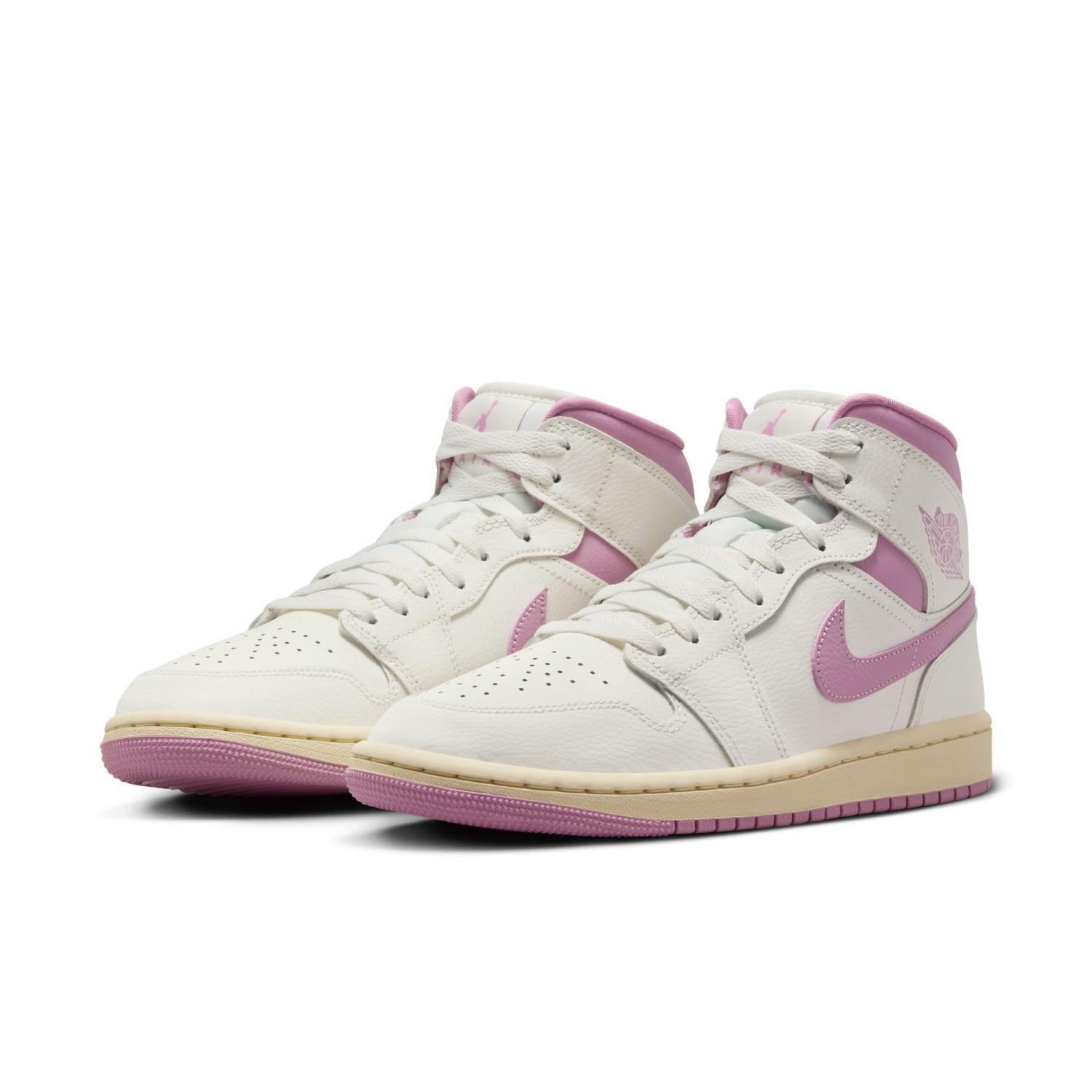 BQ6472-162 Nike Air Jordan 1 Mid Клубничный Крем (Женский) 6.5W