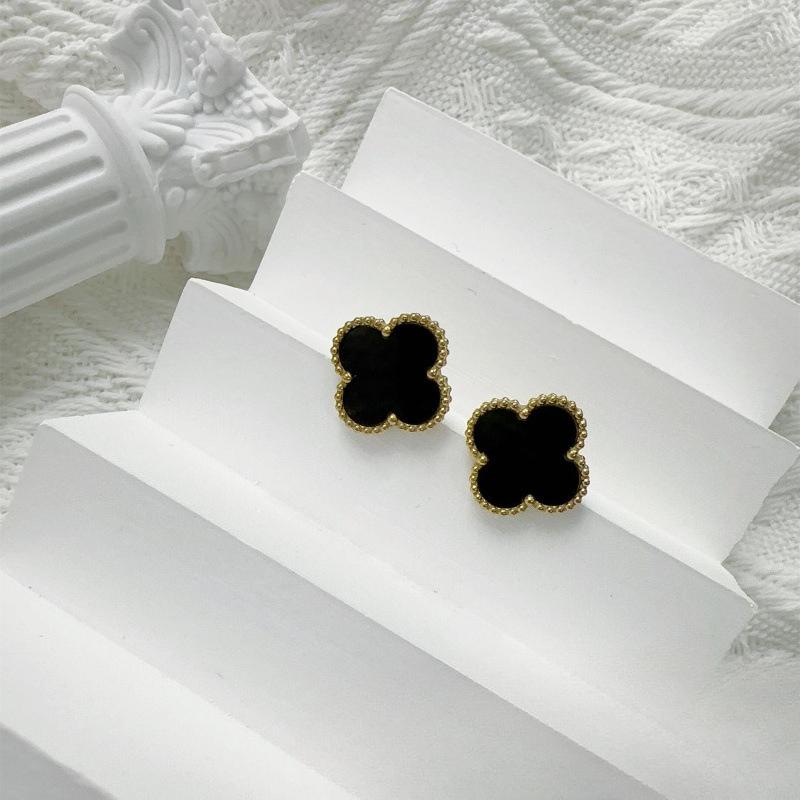 High-end 15MM Four-leaf Clover Titanium Steel Earrings Lightweight and Versatile Earrings for Women