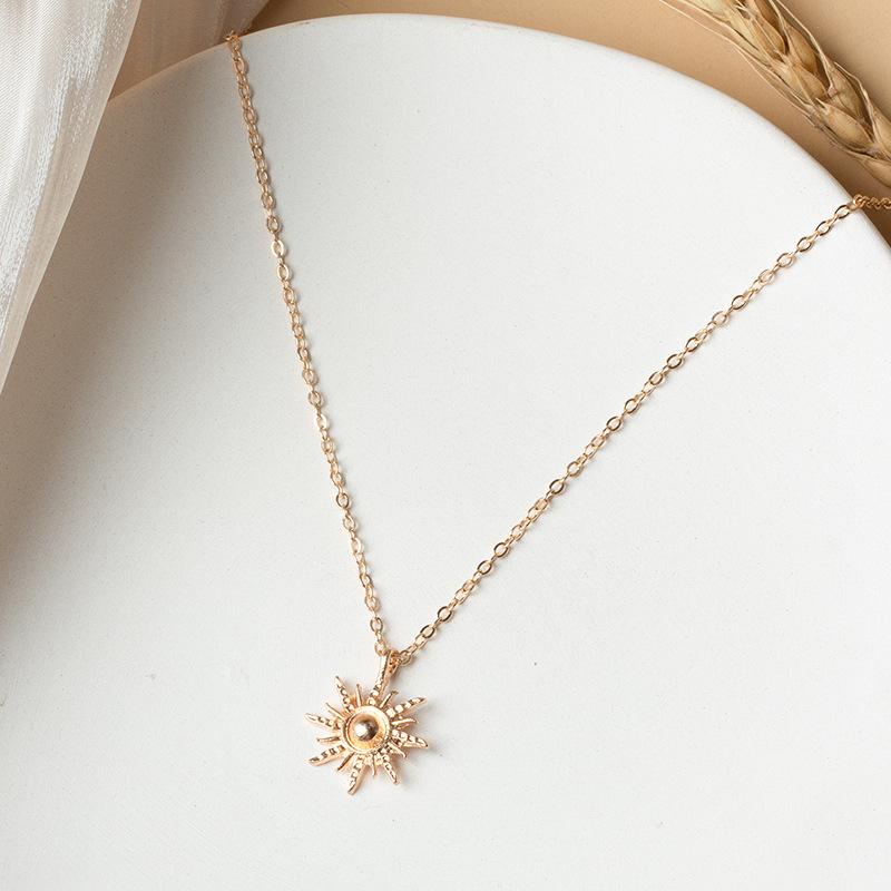 Simple Gold Color Sun Pendant Necklace for Women Niche Design Elegant Clavicle Chain Personality Choker Wedding Party Jewelry