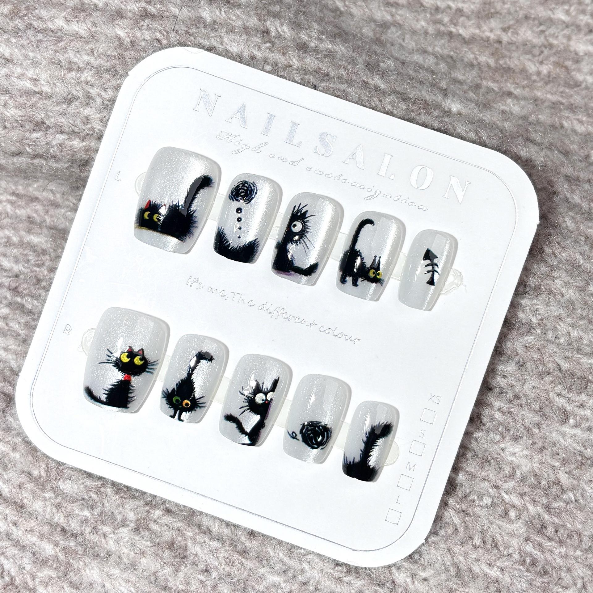 

Накладные ногти Xiaohongshu Мультяшный черный кот: Милые вьющиеся котята, наклейки для ногтей, короткий стиль