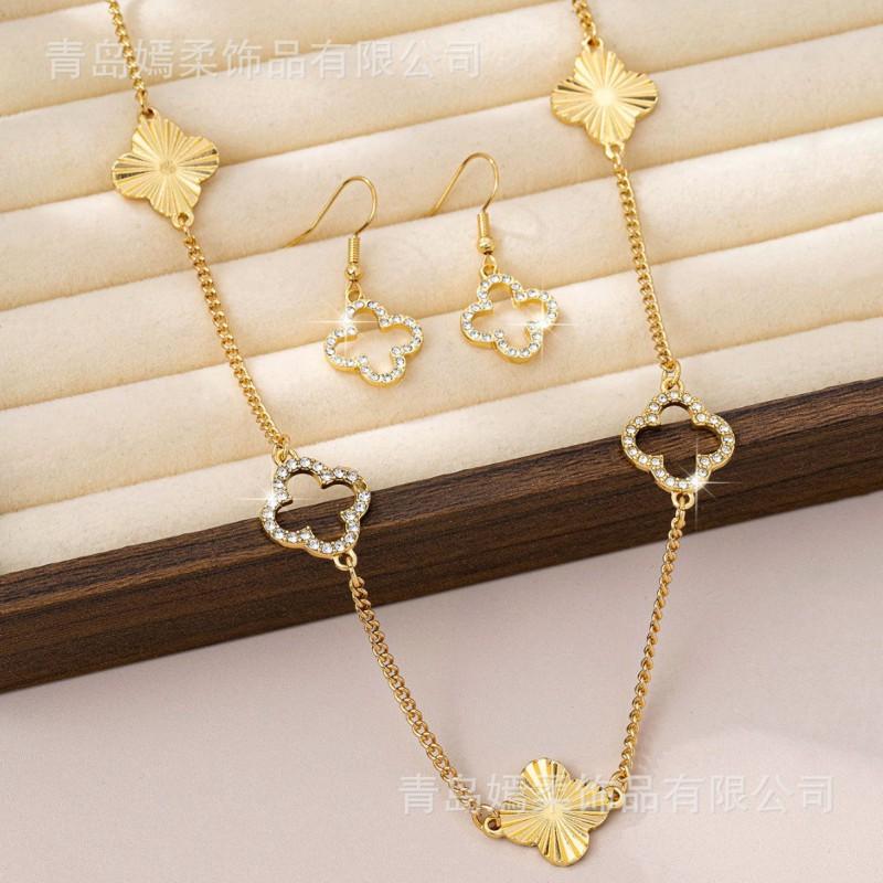 Womens Clover Jewelry Set Gold Plated Chain Earrings Necklace Fashion Accessory