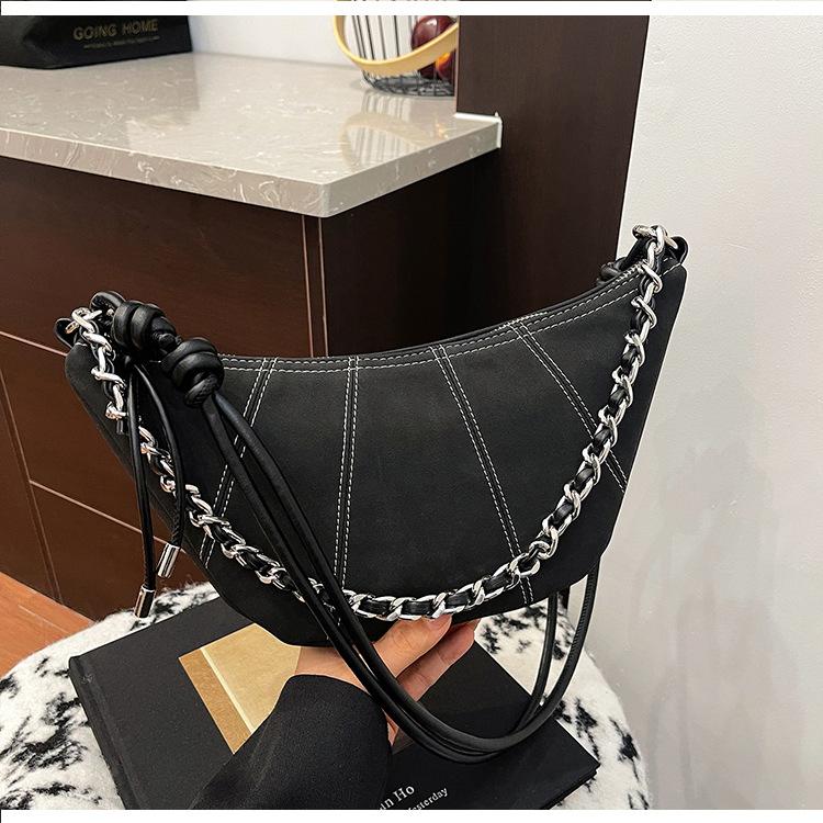 

Женская сумка 2025 новая ретро нишевая сумка-круассан матовая текстура сумка-пельмень модная высококлассная на одно плечо сумка-мессенджер чёрный