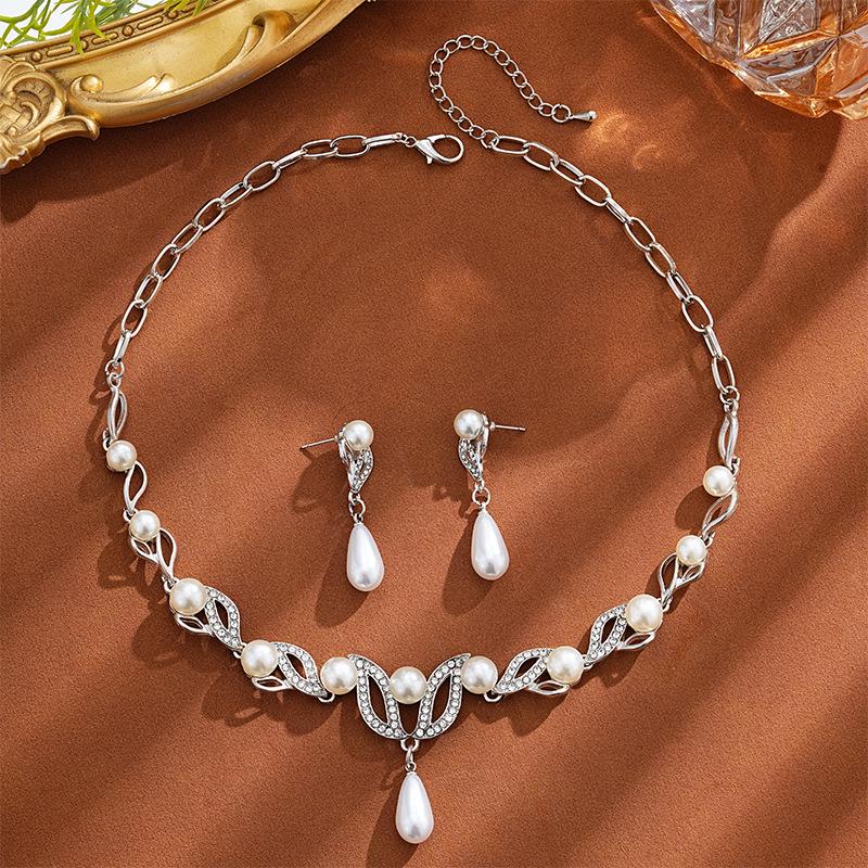 Bridal Leaf-Shaped Teardrop Pearl Necklace Set – European & American Style